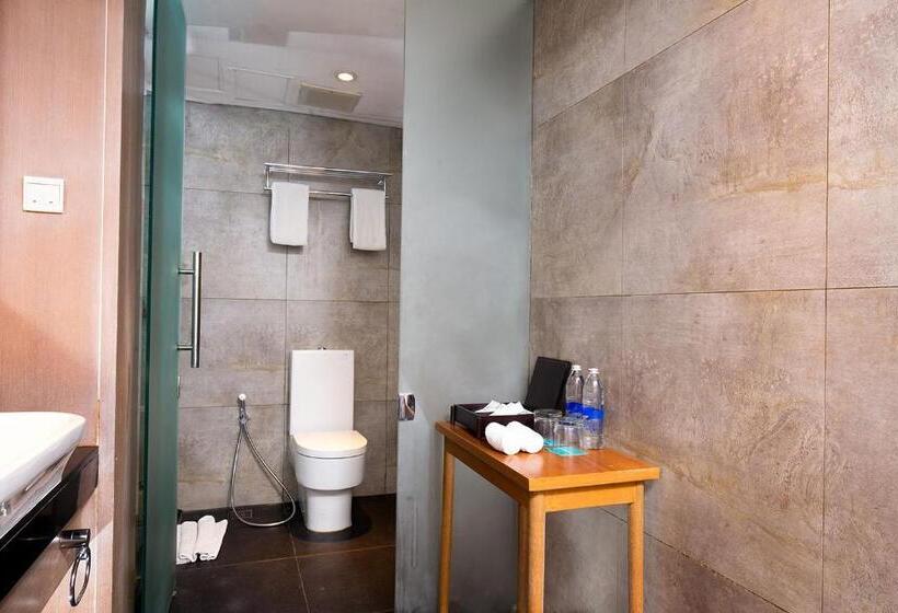 בית מלון כפרי The 1o1 Bali Fontana Seminyak