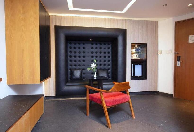 בית מלון כפרי The 1o1 Bali Fontana Seminyak