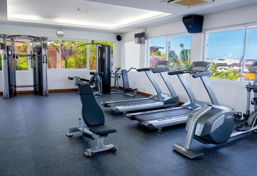 בית מלון כפרי The 1o1 Bali Fontana Seminyak