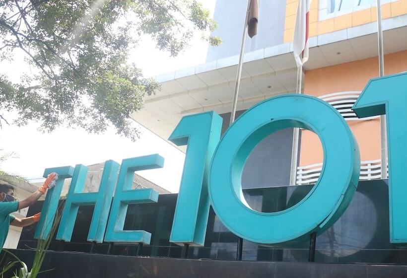 هتل The 1o1 Malang Oj