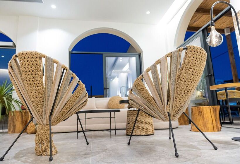 Cabana Blu Hotel & Suites