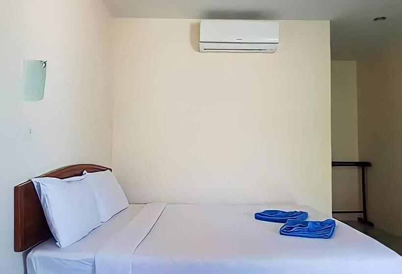پانسیون Dalum Beachhouse