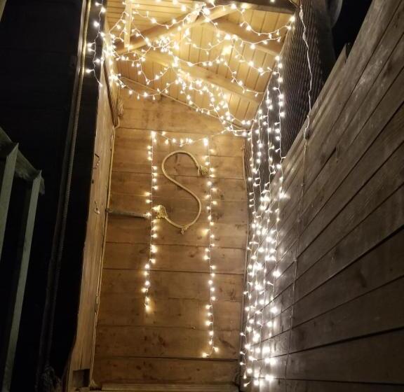 تختخواب و صبحانه Olimbera Köy Evi