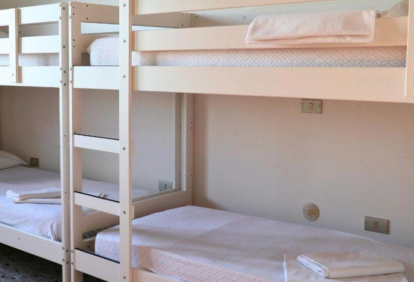 مبيت وإفطار Ostello E Camere Private Prima Luce Foresteria