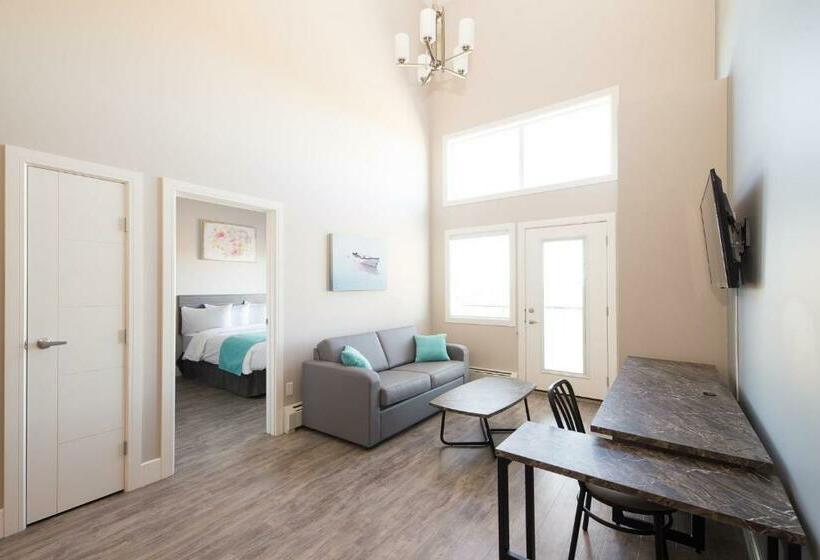 The Suites, Inn Hotels