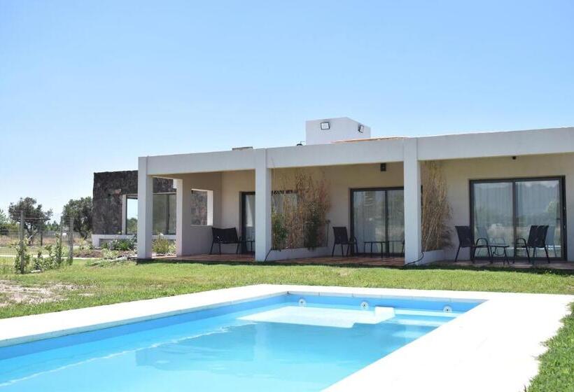 تختخواب و صبحانه Villa Mendotza