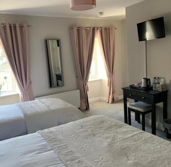 פנסיון Madelines Accommodation