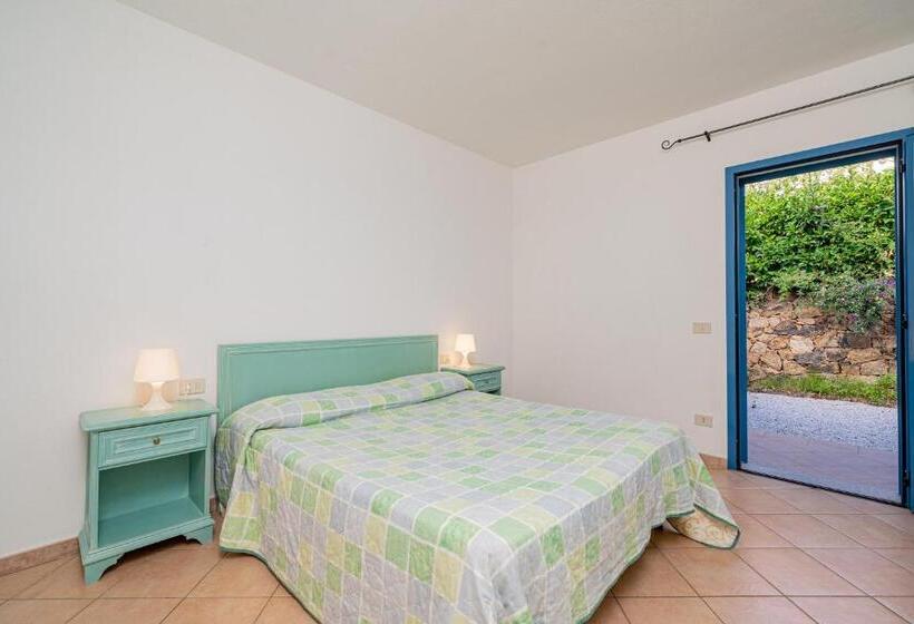 Apartments In Residence With Swimming Pool In Cala Girgolu