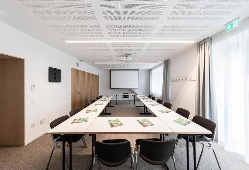 צימר Cusanus Akademie   Accademia Cusanus