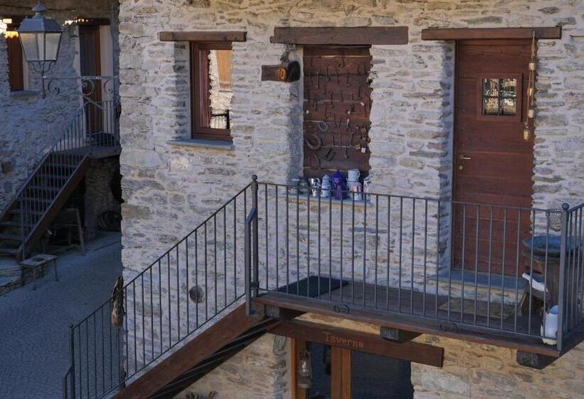ホテル Pensione Albergo Diffuso Ceaglio Valle Maira