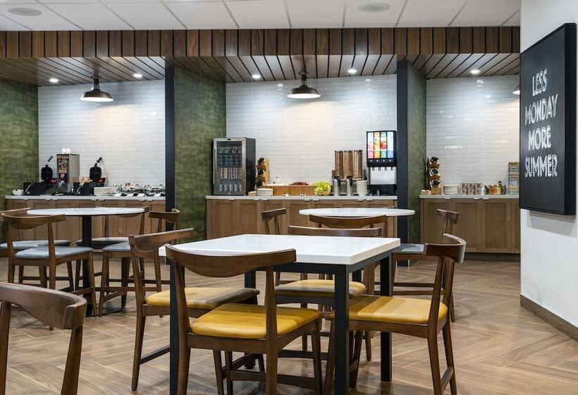 בית מלון כפרי Fairfield By Marriott Inn & Suites North Bay