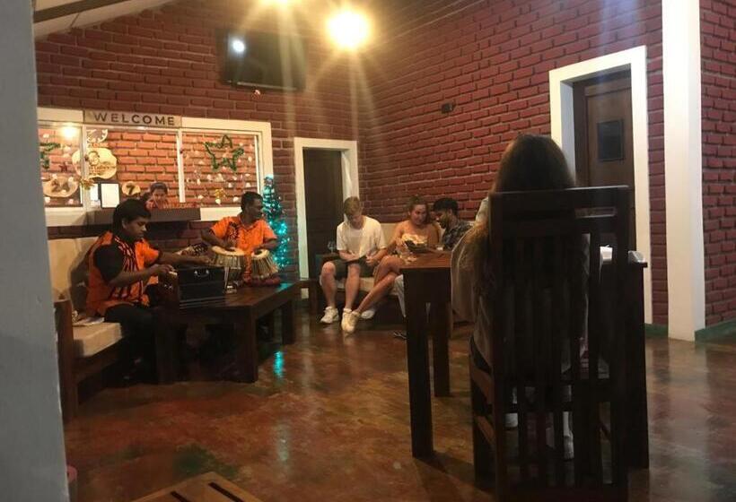 בית מלון כפרי Sigiriya Cashew Palace Resort