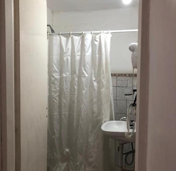 پانسیون El Faro Hostel