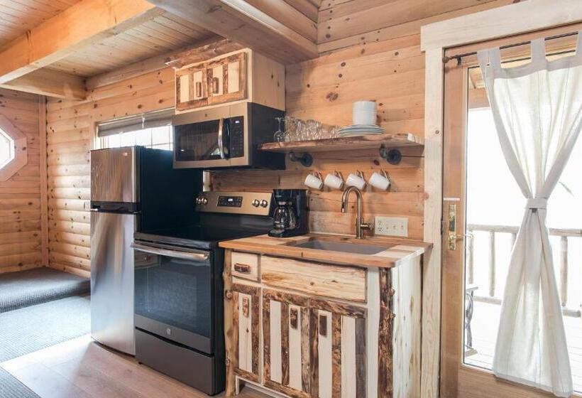 酒店 Coblentz Country Lodge By Amish Country Lodging