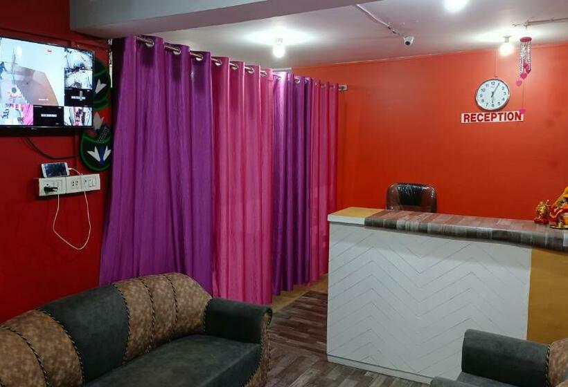 בית מלון כפרי Oyo 84792  Delhi Heart