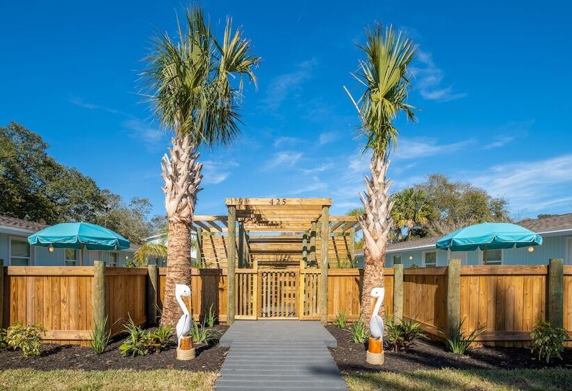 בית מלון כפרי Salt Air Inn & Suites