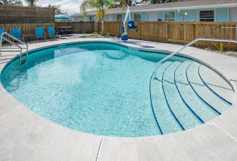 בית מלון כפרי Salt Air Inn & Suites