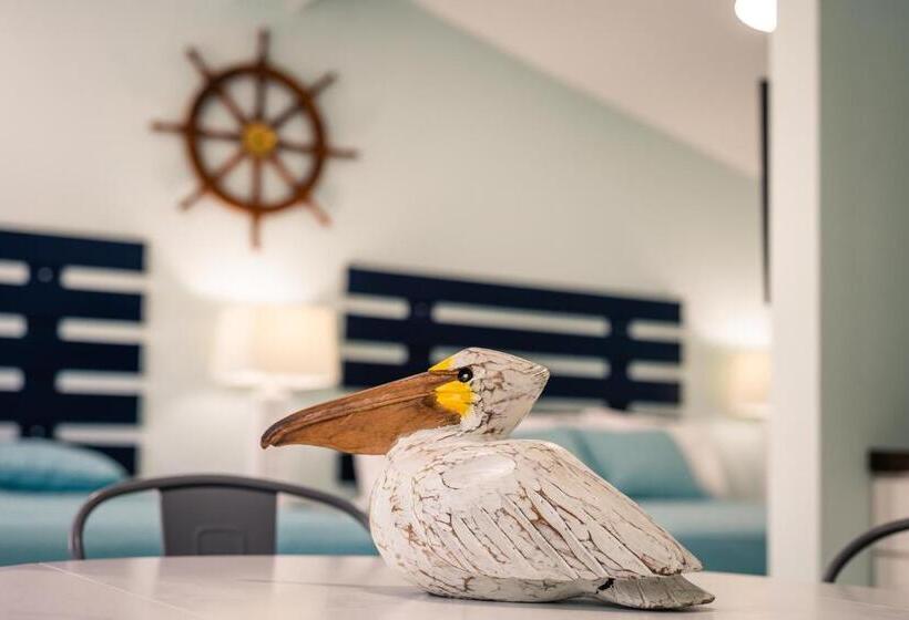 בית מלון כפרי Salt Air Inn & Suites