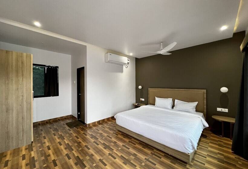Paramount Riverfront Resort & Spa, Karjat