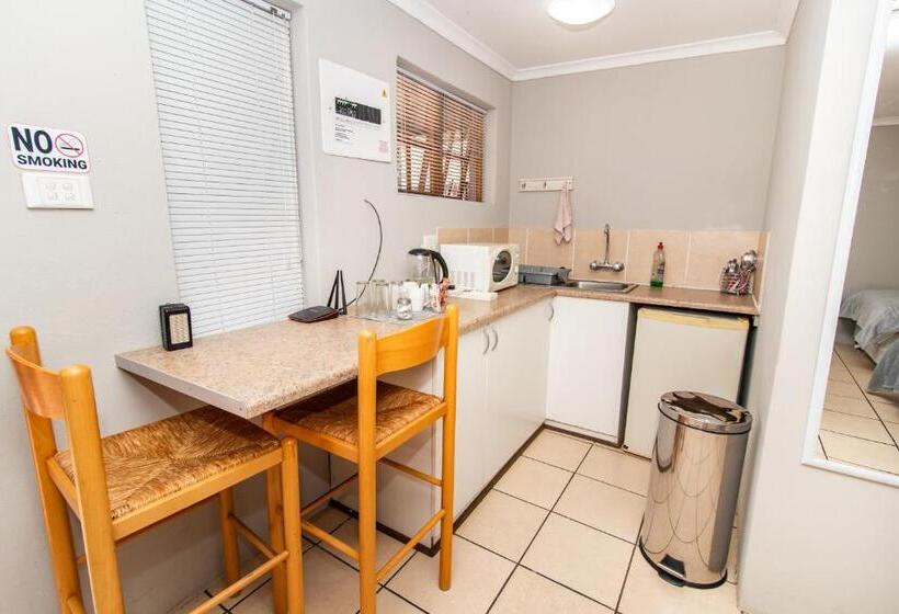 פנסיון Glenmore Guesthouse