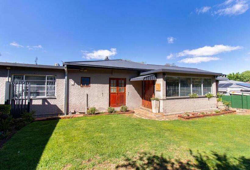 פנסיון Glenmore Guesthouse