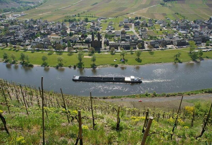 مبيت وإفطار Ferienhaus Zenz   Gästezimmer Im Winzerhaus