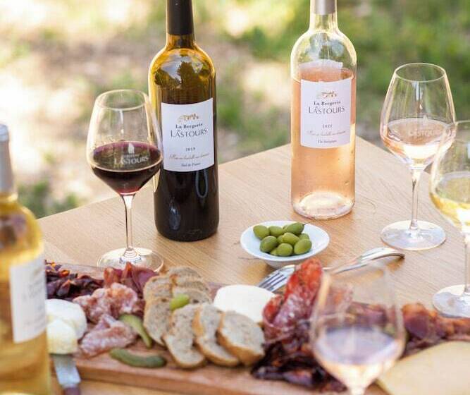 مبيت وإفطار Les Villas Du Chateau De Lastours