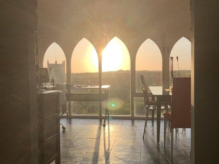 مبيت وإفطار The Cathedral Villas