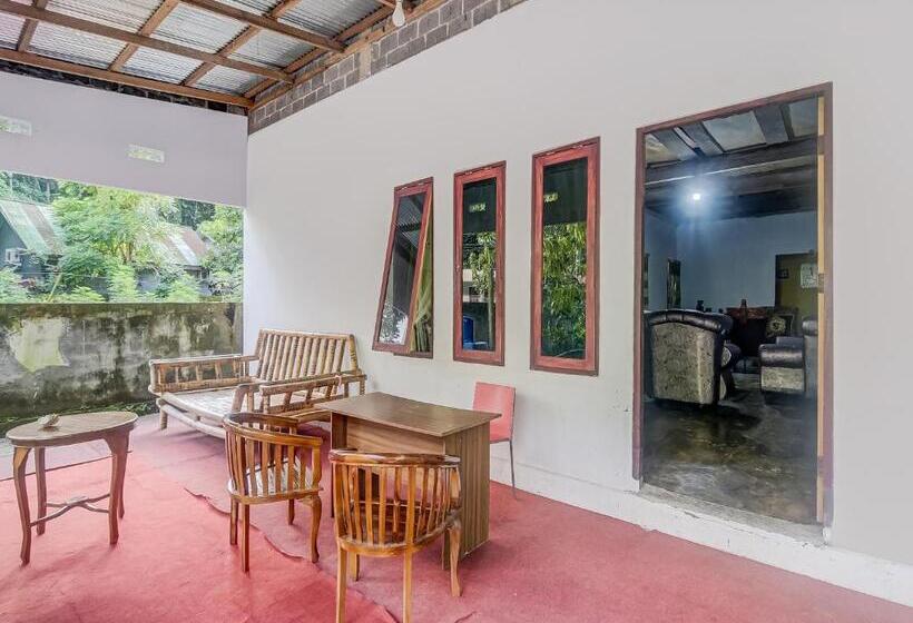 בית מלון כפרי Oyo 90924 Tarsius Homestay