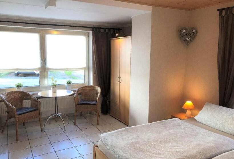 ペンション Gästehaus Doll