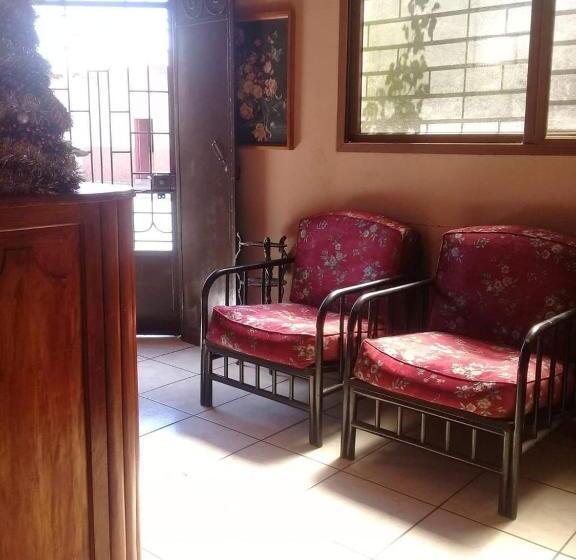پانسیون Hostal Doña Mercedes