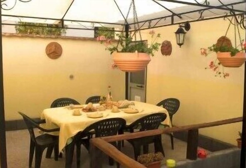 تختخواب و صبحانه I Colori Del Sole