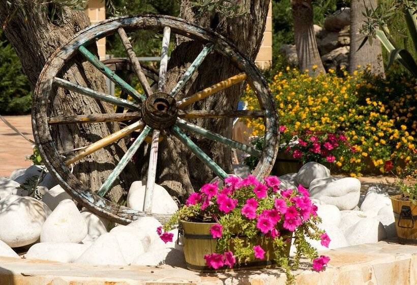 تختخواب و صبحانه Villa Carlo Resort