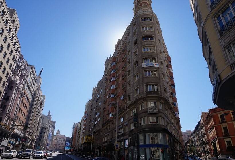 هاستل Muchomadrid