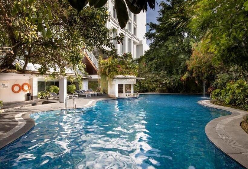 Jambuluwuk Malioboro Hotel Yogyakarta