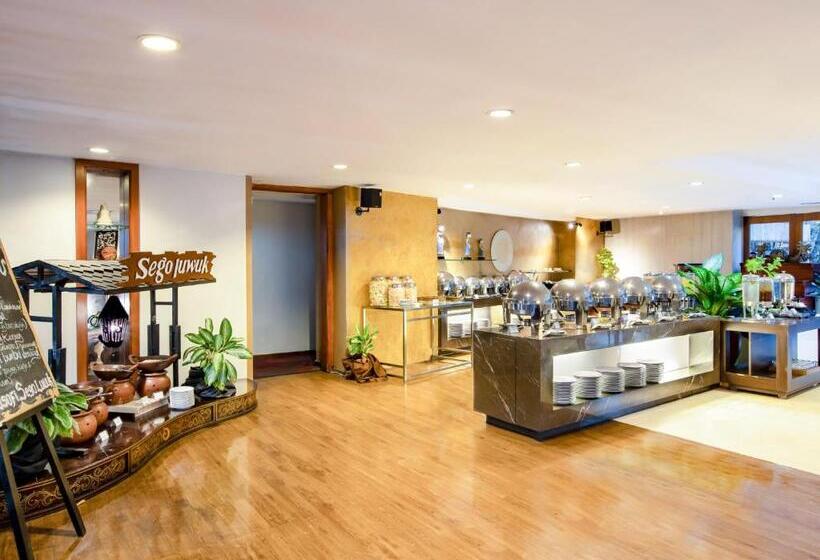 Jambuluwuk Malioboro Hotel Yogyakarta