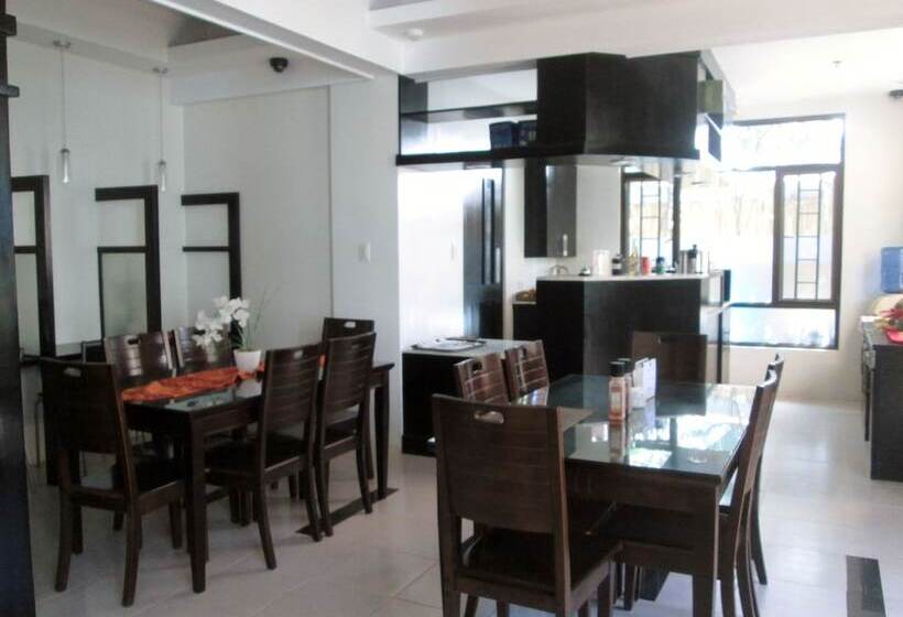 Hotel One Crescent Place