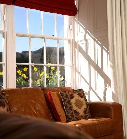 Отель Tweedies Bar And Lodge