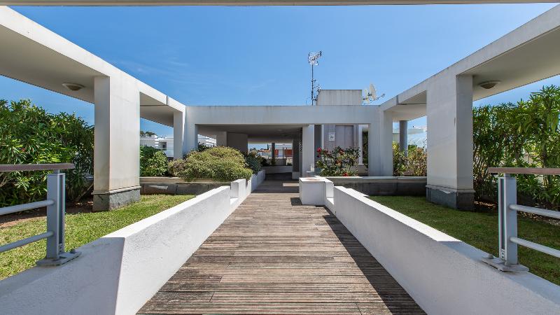 هتل Vacanceole  Residence Le Crystal