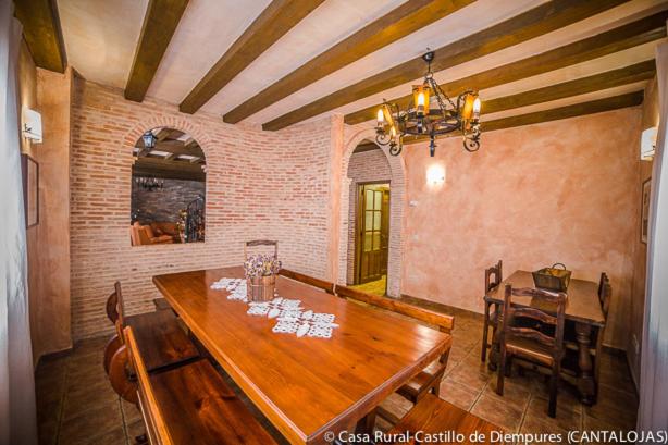 הוסטל Casa Rural Castillo Diempures