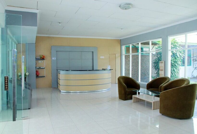 هاستل Grand Wisata Hotel By Oyo Rooms