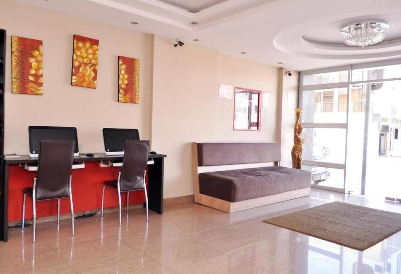 هتل De Las Américas   Ambato