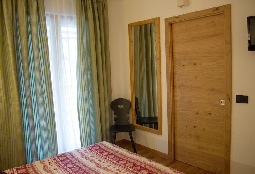 هتل Edelweiss Alpine Nature