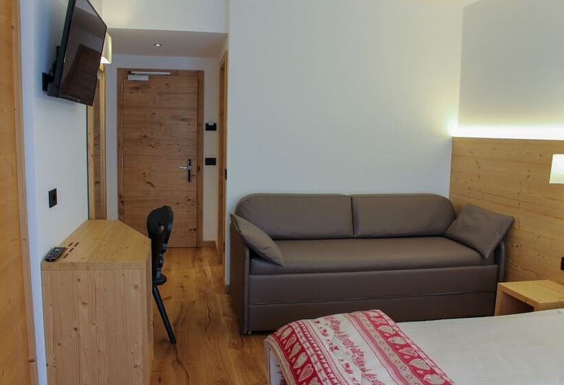 هتل Edelweiss Alpine Nature