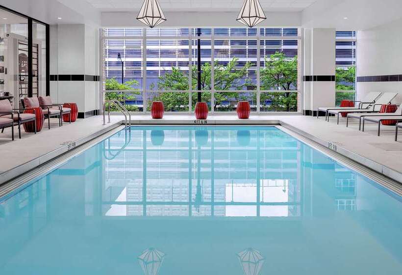 בית מלון כפרי Hilton Garden Inn Chicago Mccormick Place