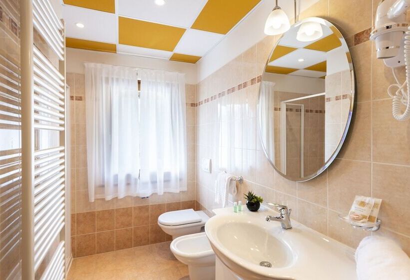 فندق Residence Pineta Campi