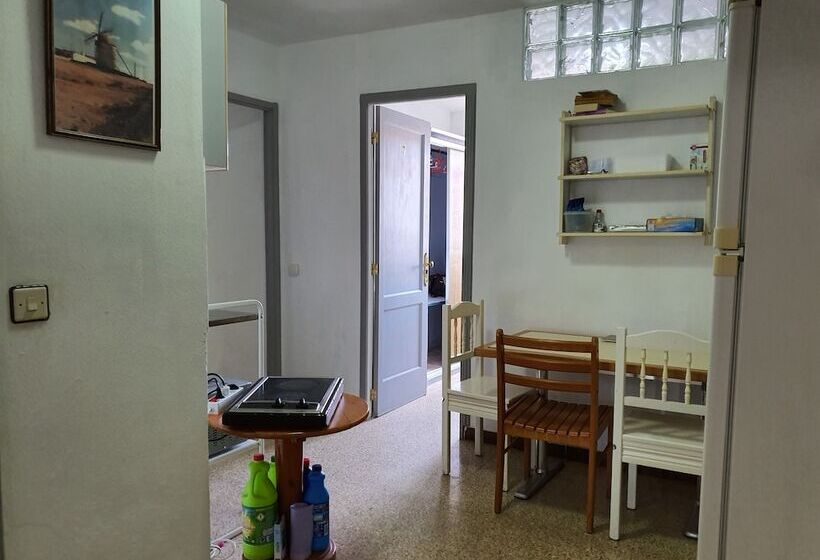 بنسيون Low Cost Room Las Llaves 1