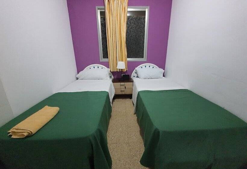 بنسيون Low Cost Room Las Llaves 3