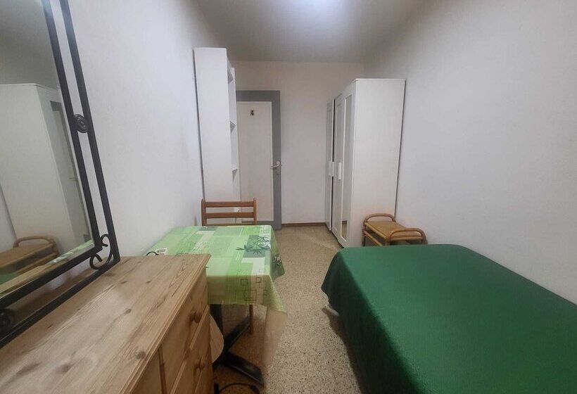 بنسيون Low Cost Room Las Llaves 3