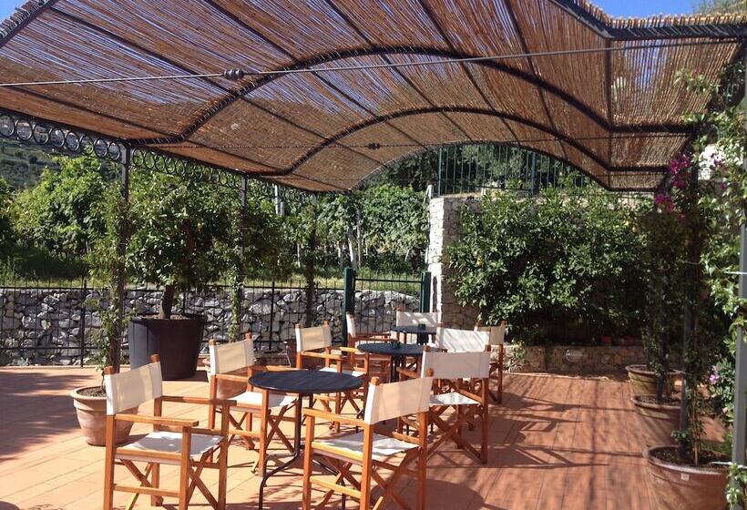 Residenza Dei Fiori   By Mamberto S.r.l